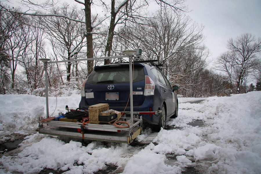 MIT's new system allows a self-driving car to situate itself in snowy conditions.