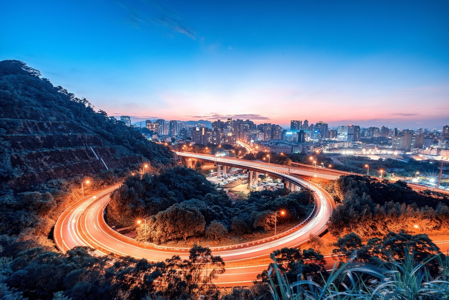 CSHub researchers are modeling the future of pavements to help departments of transportation maintain their pavement networks while lowering costs.  