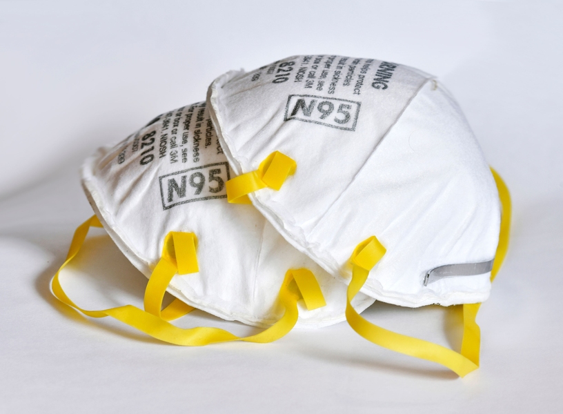 Lincoln Laboratory is testing uncertified N95s, KN95s, and respirator mask material to check the masks’ effectiveness in filtering particles and resisting seepage from blood spatter. 