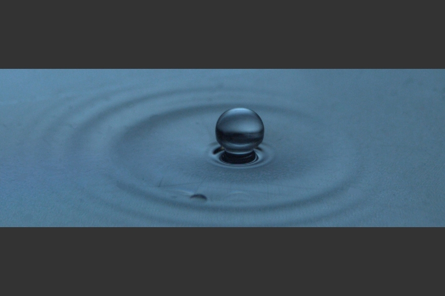 The research team found that surface tension decreases by roughly 20 percent as seawater goes from room temperature toward boiling. Meanwhile, as salinity increases, surface tension increases as well.