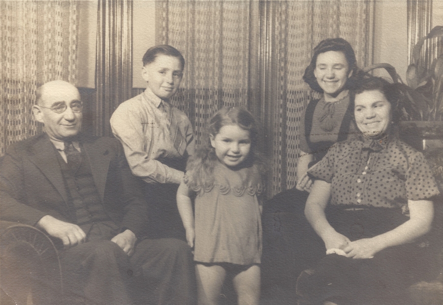 Grayscale family photo from Lee's childhood