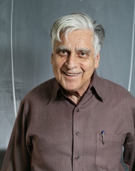 Earle Lomon headshot