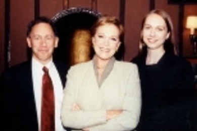 Professor Robert Langer with actress Julie Andrews and graduate student        Mariah Hahn at a press conference in New York to announce a new research initiative on vocal cord restoration.