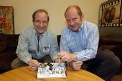 Professors Gerald Sussman (left) and Hal Abelson had students build transistor radios.