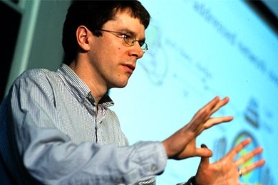 Professor Robert Morris of electrical engineering and computer science teaches a custom course through MIT's Professional Education Programs.