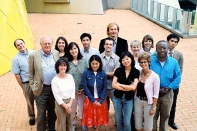 Front row: Kathy Boisvert, program coordinator; Sora Song; Lu Yi; Jeanne Lenzer. Back row: Clark Boyd; Boyce Rensberger, director; Lila Guterman; Elizabeth Howton; Zheng Yu; Herton Escobar; Richard Friebe; Stephanie Nano; Molly Seamans, administrative assistant; Wycliffe Muga; Tetsuro Yamada.