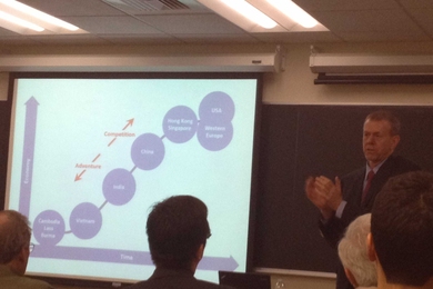 CLP Holding's Peter Littlewood discusses China and India's power sector and economy with MIT researchers and students on Thursday.