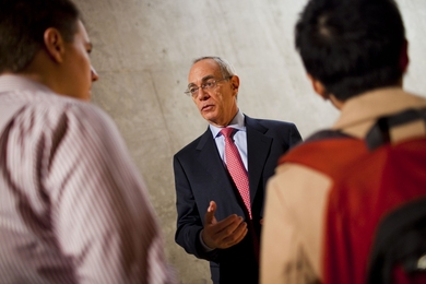 L. Rafael Reif, MIT's president-elect, discusses <i>MITx</i> with MIT students in Simmons Hall during an event in early April. 