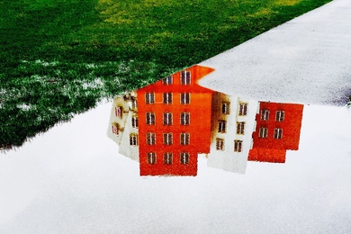 A unique reflection of MIT's Building 32, the Ray and Maria Stata Center