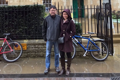 MIT junior Emily Mu welcomes her father to St. Peter's, Oxford, during her study abroad program.