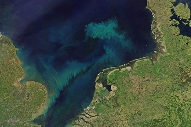 A new MIT study finds that over the coming decades climate change will affect the ocean’s color, intensifying its blue regions and its green ones.