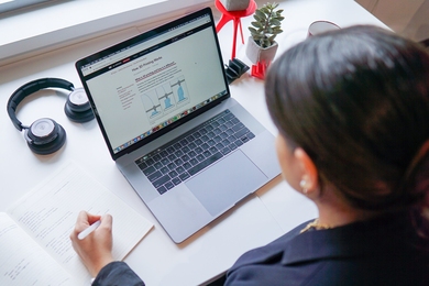The MIT Horizon learning platform contains bite-sized articles, videos, and podcasts on emerging technologies, with early topics including additive manufacturing, artificial intelligence, blockchain technology, and robotics.